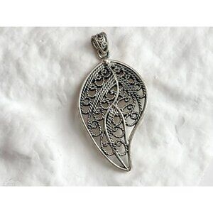 Bali Leaf Shaped Rope Accented Sterling Silver 925 Vintage Pendant | Charm
